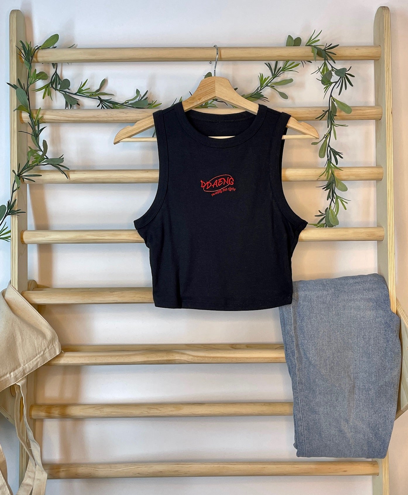 Ddaeng Crop Top